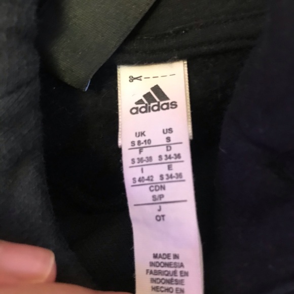 Adidas sweatshirt! - Picture 3 of 3